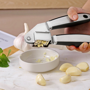 Prensa de Ajo Manual de Acero Inoxidable, Picadora de Ajo Grande para el Hogar, Preparador Rápido de Pasta de Ajo, Duradera, Solo Lavar a Mano - Product Image 2