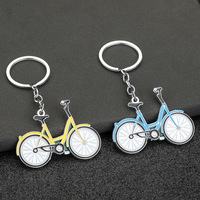 Porte-clés Mini Vélo en Gros, Pendentif Tendance en Alliage de Zinc, Breloques 3D pour Sac à Dos d'Étudiants avec Anneau Porte-clés