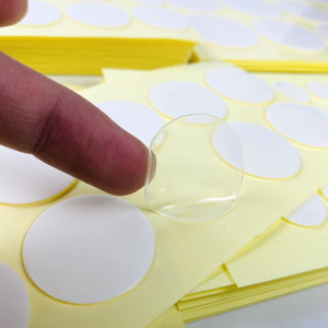 Points adhésifs double face amovibles sans trace transparents pour ballons, pompons et bandes de suspension d'images - Product Image 1