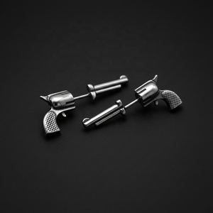 Pendientes de Acero Inoxidable 316L para Hombre, Hipoalergénicos, Resistentes al Agua, con Diseño de Pistola Revólver, Estilo Vintage, Punk, Gótico, para Motociclistas, Regalo - Product Image 1