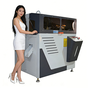 Machine de fabrication de fenêtres et de portes, scie à découper les coins entièrement automatique pour profilés en aluminium - Product Image 1