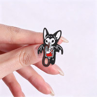 Badge en métal thème horreur, motif chauve-souris mignonne avec gouttelettes de sang, épinglette en émail pour veste, chapeau, ornement de collection