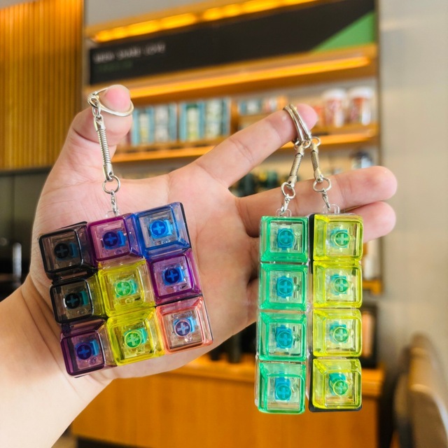 1/2/3/4 Transparent Colorful Mechanical Keyboard Fidget Keychain Led Light Press Button Switch Keycap Keychain Stress Relief Toy