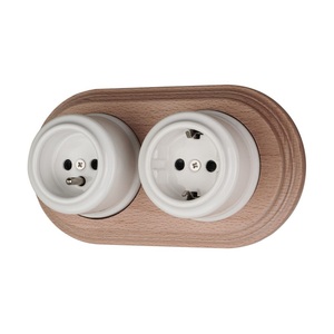 Presa Elettrica Schuko Vintage in Ceramica di Alta Qualità per Montaggio a Superficie - Product Image 4