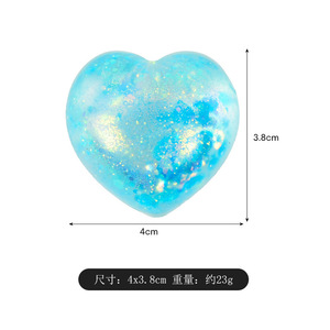 Juguetes pequeños antiestrés y para desahogar el estrés con forma de corazón de maltosa de rebote lento, divertidos para apretar, de la fábrica Mini Heart-Shaped Pinching Fun. - Product Image 5