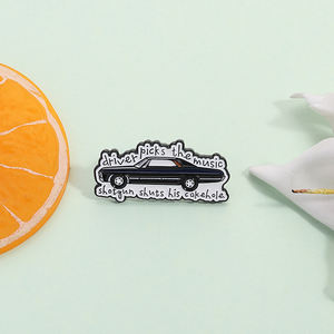 Pilote choisit la musique Broche en émail Style Punk Broche de <span class=keywords><strong>voiture</strong></span> Lapel Badge Sac à dos Bijoux Cadeau <span class=keywords><strong>pour</strong></span> amis - Product Image 1