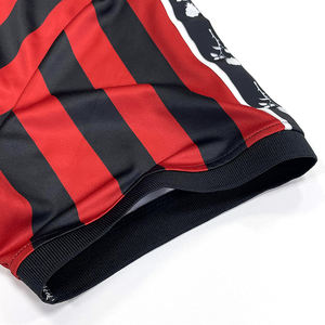 เสื้อฟุตบอลผ้าโพลีเอสเตอร์ลายทางเสื้อกีฬาลำลองแนวสตรีทแบบคลาสสิกเสื้อกีฬาพิมพ์ซับลิเมชันออกแบบมาสำหรับแฟนบอล - Product Image 6