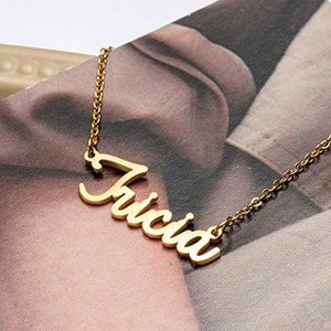 <span class=keywords><strong>Collana</strong></span> con motivo a maglia con nome personalizzato in acciaio inossidabile placcato oro 18K con motivo a forma di lettera carino per anniversari - Product Image 5