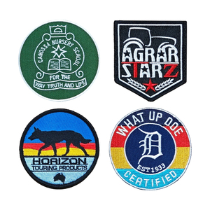 Parches Bordados Termoadhesivos de Estilo Vintage y Ecológicos con Diseños de Corazón y Flores para Reparación de Mezclilla y Looks Retro - Product Image 1