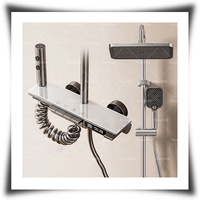 TikTok Système de douche de salle de bain mural populaire LED Affichage numérique Baignoire Bidet Robinet Pluie Spray Ensemble de douche en laiton