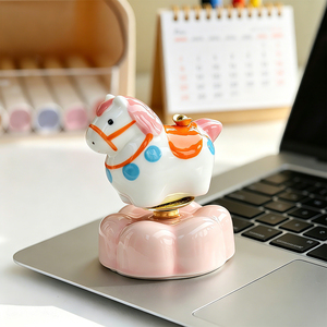 ม้าโยกเซรามิกน่ารัก ของตกแต่งรูปม้าโพนี่ สำหรับวางบนโต๊ะ ช่วยคลายเครียด เหมาะสำหรับตกแต่งบ้านและสำนักงาน - Product Image 2