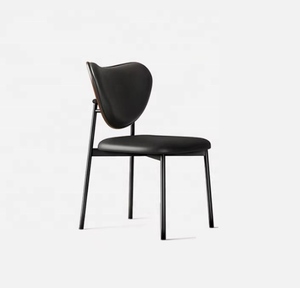 Chaise de <span class=keywords><strong>salle</strong></span> <span class=keywords><strong>à</strong></span> <span class=keywords><strong>manger</strong></span> de style médiéval haut de gamme avec revêtement en cuir, design ergonomique pour <span class=keywords><strong>salle</strong></span> <span class=keywords><strong>à</strong></span> <span class=keywords><strong>manger</strong></span> - Product Image 2
