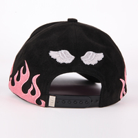 Casquettes de baseball en daim sport à visière incurvée, doublées satin, avec logo brodé 5 panneaux – Vente en gros, en stock
