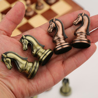 Échiquier pliant en métal de haute qualité avec des pièces en bronze échecs
