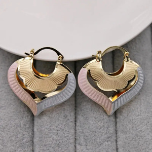 Women's Heart Multi Color Oil Painting Style Ear Cuff Fashion Jewelry - Product Image 2