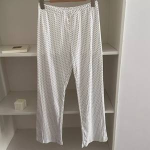 Brandy Zweiteiliges Nachtwäsche-Set aus reiner Baumwolle Camisole Shorts T-Shirt mit Rundhals ausschnitt Lange Hosen Lounge wear Floral für Damen bekleidung - Product Image 1