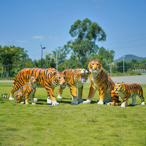 Boda al aire libre Safari Animales Accesorios Fibra de vidrio Resina Tamaño real Pingüinos Cabra Camello Gorila Jirafa Tigre Oso polar Estatuas - Product Image 4