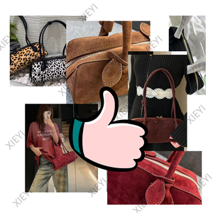 Bolso de Hombro Minimalista de Gamuza con Logotipo Personalizado para Mujer, Bolso de Mano Tipo Barril Mate de Diseñador, Bolso de Marca Privada de Alta Calidad - Product Image 5
