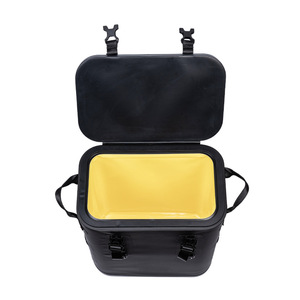 Bolsa Refrigerante M30 para 30 Latas, Portátil, Mantiene Frío, Negra, para Campamento, Viajes y Actividades al Aire Libre - Product Image 4