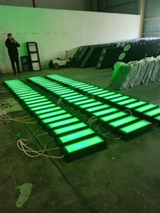 Système de communication routière intelligent à LED avec feux de circulation synchronisés pour les piétons pour un transport intelligent - Product Image 3