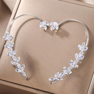 Moda de gama alta hoja de flor de circón ganchos para las orejas respetuosos con el medio ambiente <span class=keywords><strong>sin</strong></span> agujeros para las orejas pendientes de clip elegantes simples - Product Image 2