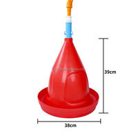 Abreuvoirs et mangeoires automatiques en plastique pour volailles, état neuf, pour poulets, avec débit de 1,5 à 2,5 L/min et garantie d'un an