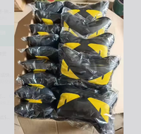 Oreiller de voiture en cuir PVC avec motif œil de démon original, oreiller de cou en peluche pour voiture, décoration anime, vente chaude OEM
