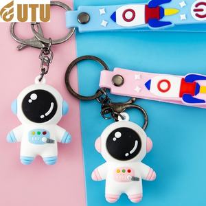 Llavero de Astronauta de Plástico Suave con Diseño de Dibujos Animados, Lindo y Creativo, Colgante para Bolsa de Pareja, Pequeño Regalo - Product Image 2