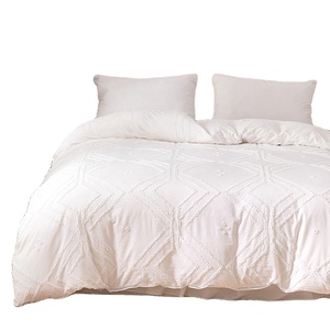 Ensemble de literie de mariage à motifs et découpes, housse de couette à grands motifs avec taies d'oreiller, literie de maison, ensemble de housse de couette 3 pièces - Product Image 1