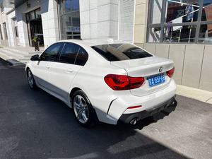 BMW <span class=keywords><strong>120i</strong></span> M Sport Shadow Edition <span class=keywords><strong>2022</strong></span>, 15T, 28000 km, Blanco, Techo Solar, Asientos de Cuero, Calefacción - Product Image 6