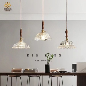 Lampu Gantung Kamar Tidur Kayu Walnut Jepang, Meja Makan Restoran Prancis, Lampu Belajar Retro Kuningan Tiga Kepala - Product Image 4