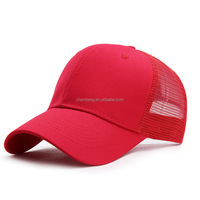 Gorra Trucker Deportiva Negra de 5 Paneles con Bordado a Mano, Visera Curva Lisa y Malla de Chenilla