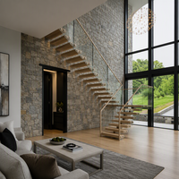 Escalier flottant en bois massif de chêne blanc américain CBMmart avec marches en bois et garde-corps en verre en forme de U pour usage intérieur