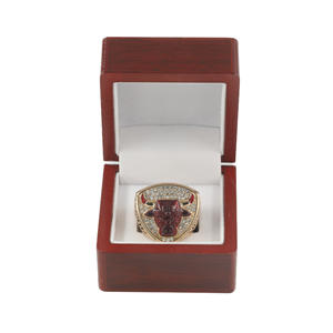 Bague de championnat de basket-ball des Chicago <span class=keywords><strong>Bulls</strong></span> de 1993, édition commémorative de <span class=keywords><strong>Michael</strong></span> <span class=keywords><strong>Jordan</strong></span>, plaquée or, bijoux en strass - Product Image 4