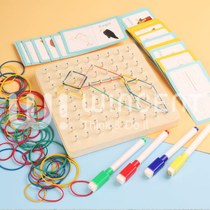 Geoboard <span class=keywords><strong>de</strong></span> Madera, Juguete Educativo Montessori con Bandas Elásticas para Formas Geométricas, Patrones y Desarrollo <span class=keywords><strong>de</strong></span> Habilidades Motoras Finas para Preescolar - Product Image 4