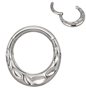 Anillos de Nariz de alto pulido, pendiente de titanio hacia adelante, segmento martillado con bisagras, anillo de aro, Piercing, fábrica de joyería al por mayor - Product Image 6