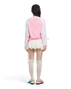เสื้อยืดแขนยาวสีชมพูผ้าเชน รุ่น Fraise Rabbit Jersey ทรงปกติ แต่งดีเทลลูกไม้ - Product Image 3