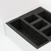 Carton recyclable blanc avec logo personnalisé, emballage de boîte cadeau avec couvercle à rabat magnétique et insert en mousse