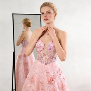 Elegante Abito da <span class=keywords><strong>Sera</strong></span> Rosa con Scollo a Cuore, Vestito da Ballo Linea A, Abito da Festa da Donna con Rose 3D e Perline Senza Spalline - Product Image 4