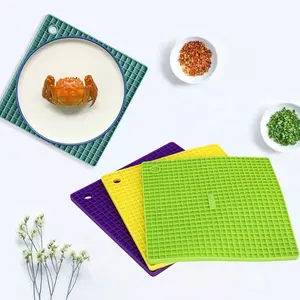 Hot Sale Home Tableware Accessories Square Shape Kitchen Silicone Mat Trivets