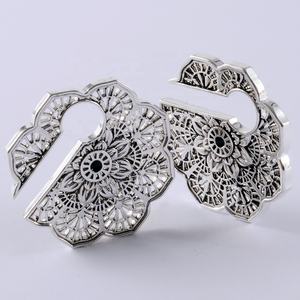 Pendentif d'<span class=keywords><strong>oreille</strong></span> en acier inoxydable, style tribal, vintage, doré, motif mandala floral, pour piercing corporel, anneau d'expansion et de lest - Product Image 3