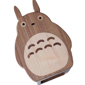 Porte-stylo Totoro en bois, boîte de rangement carrée en bois massif pour bureau, organisateur de bureau mignon de dessin animé pour étudiants - Product Image 4