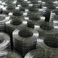 Rouleau de treillis soudé galvanisé à chaud, anti-corrosion, résistant à la rouille, haute résistance à la traction, léger, pour la découpe et le pliage de matériaux pour animaux de compagnie