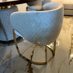 <span class=keywords><strong>Chaise</strong></span> de salle à manger d'appoint luxueuse en <span class=keywords><strong>velours</strong></span> matelassé avec base <span class=keywords><strong>cantilever</strong></span> en métal doré, <span class=keywords><strong>chaise</strong></span> de salle à manger moderne - Product Image 4