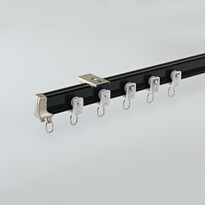 Alliage d'aluminium léger en forme de L en forme de U de luxe avec rail pour <span class=keywords><strong>baie</strong></span> <span class=keywords><strong>vitrée</strong></span> de balcon pliable à la main - Product Image 3