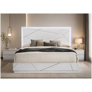 Cama de plataforma blanca minimalista moderna con líneas geométricas y cabecera iluminada con LED para adultos y personas mayores - Product Image 1
