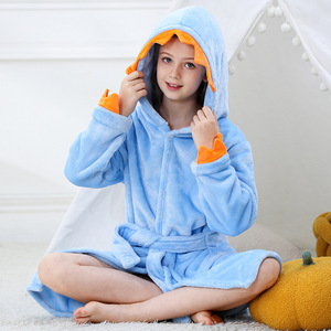 Robe de chambre décontractée pour enfants, hiver, à capuche, respirante, unie, avec fermeture élastique à la taille, logo sur le devant - Product Image 3