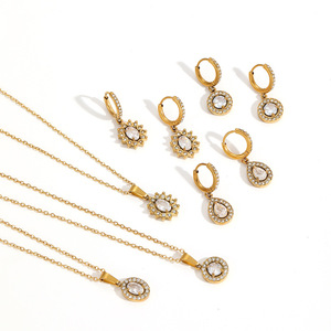 Conjunto de Collar y Aretes de Acero Inoxidable con Incrustaciones de Diamantes Estilo Europeo Americano, Joyería de Lujo Ligero para Mujer, Cadena para Clavícula - Product Image 4