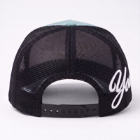 Casquette Trucker Personnalisée Haute Qualité Effet Daim Bleu Clair avec Patch Ovale, Dos en Maille et Visière Courbée – Vente en Gros OEM