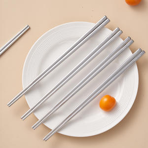 Palillos de Acero Inoxidable SUS 304, Forma Cuadrada, para Uso Doméstico y en Hoteles, Antideslizantes, Resistentes al Calor, Plateados, 10 Pares - Product Image 4